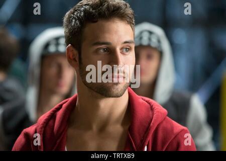 ryan guzman sin camisa intensificar