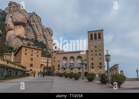 MONSERRAT, España - 20 de febrero de 2019: Santa María de la Abadía de Montserrat, en Monistrol de Montserrat, Cataluña. Foto de stock
