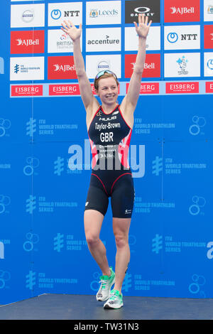 Georgia Taylor Brown ganador de oro en primer lugar en la Serie Mundial de Triatlón ITU Elite Triatlón Womens competencia en Leeds 2019 Foto de stock