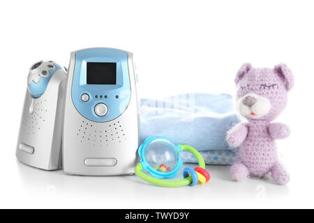 Imagen de un vigilabebés, una cámara y un oso de peluche en la habitación  de los niños Fotografía de stock - Alamy