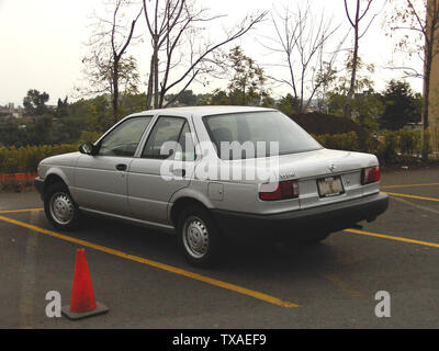 Nissan tsuru 2006 fotografías e imágenes de alta resolución - Alamy