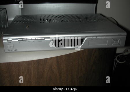 Desbordamiento Contar Beneficiario Pace DC757X HDMI cable HDTV de verificación. Dispone de puerto eSATA para  DVR Características.; 29 de junio de 2008, 23:02; en:Archivo:ritmo DC757X  cable box.jpg; en:User:Grock2; ' Fotografía de stock - Alamy