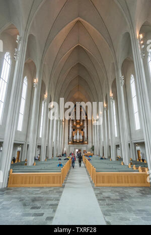 Hallgrímskirkja. Iglesia parroquial luterana en Reikiavik, Islandia Foto de stock