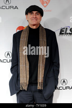 James Taylor 2010 asiste a la persona MusiCares del año homenaje a Neil Young en Los Angeles el 29 de enero de 2010. UPI/Jim Ruymen Foto de stock