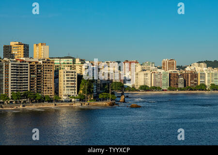 Ciudad junto al mar. Ciudad de Niterói, en el estado de Rio de Janeiro, Brasil en América del Sur.