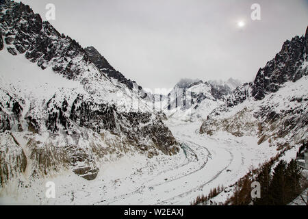 La Mer de Glace valle bajo del macizo del Mont Blanc en francés Alsp Foto de stock