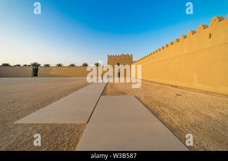 Qasr Al Muwaiji, Al Ain, Emiratos Árabes Unidos - 5 de ene, 2018: El Palacio de Su Alteza el Jeque Khalifa bin Zayed Al Nahyan, Presidente de los Emiratos Árabes Unidos - ha Foto de stock