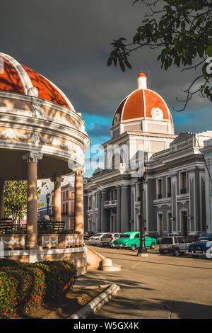 El Parque José Martí, el Palacio del Gobierno (Goverment House), Cienfuegos, Sitio del Patrimonio Mundial de la UNESCO, Cuba, Las Antillas, el Caribe, América Central Foto de stock