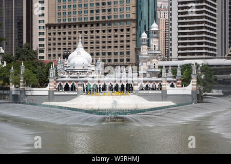 Malasia, Kuala Lumpur: Mezquita del Viernes 'Masjid Jamek", en la confluencia de los ríos Klang y Gombak Foto de stock