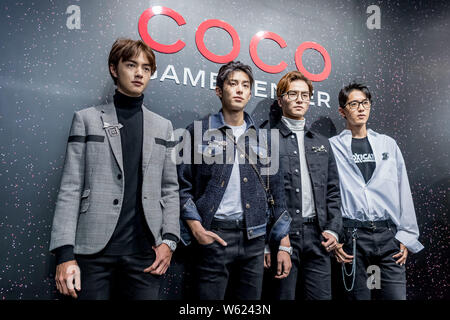 (Desde la izquierda) Actores Darren Chen, también conocido como Guan Hong o Kuan Hong, Dylan Wang Hedi, Caesar Wu Xize y Connor Leong o Liang Jingkang del nuevo li Foto de stock