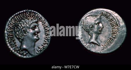 Tarde denarios republicanos con Mark Antony y César Augusto, siglo I A.C. Artista: Desconocido Foto de stock