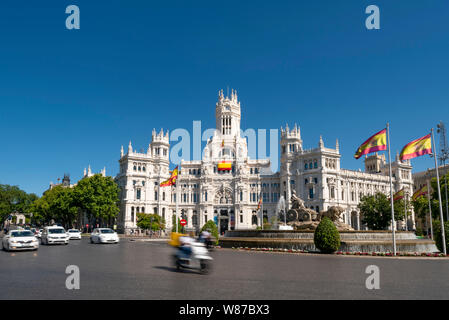 Panorámicas horizontales al Palacio de Cibeles en Madrid. Foto de stock