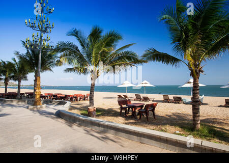 El paseo de la playa, cerca de Saigón Ninh Chu Resort en Phan Rang playa, mar de China meridional, Ninh Thuan, Vietnam, 30074587 Foto de stock