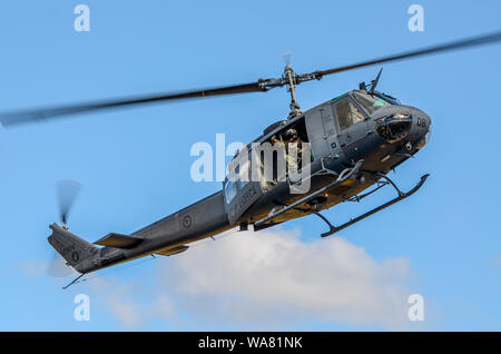 Bell UH-1H Huey helicóptero de la Real Fuerza Aérea de Nueva Zelandia en el Escuadrón 3 alas sobre Wairarapa airshow, capó aeródromo, Masterton, Nueva Zelanda Foto de stock