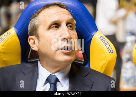 David Blatt el head coach del Olympiakos tiene annucend para ser diagnosticado con esclerosis múltiple Primary-Progressive (PMP) en el Pireo en el Stadio della Foto de stock