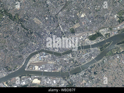 La fotografía aérea de Nantes, ciudad capital de la región de Pays de la Loire, Francia. Imagen tomada en 2016. Foto de stock
