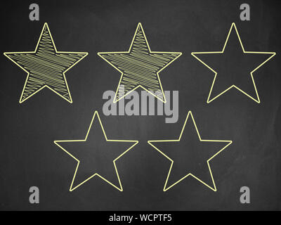 Ilustración de calificaciones de cinco estrellas amarillas sobre fondo de pizarra escrita.