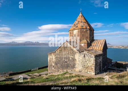 Armenia, Gegharkunik región, Sevan, Sevanavank monasterio a orillas del lago Sevan