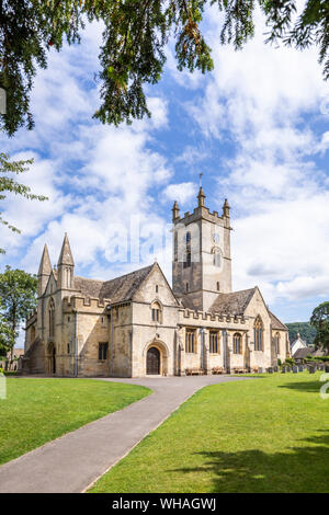 San Miguel y todos los Ángeles iglesia que data de 900 años, Obispo de Cleeve, Gloucestershire, Reino Unido