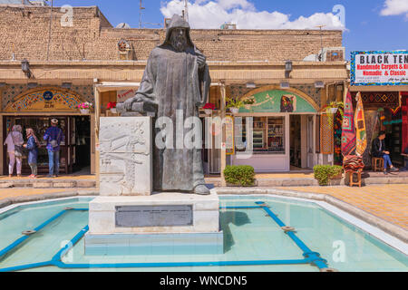 Monumento al Arzobispo Khachatur Kesaratsi (1590-1646), Nueva Julfa, Barrio Armenio, Isfahan, provincia de Isfahan, Irán Foto de stock