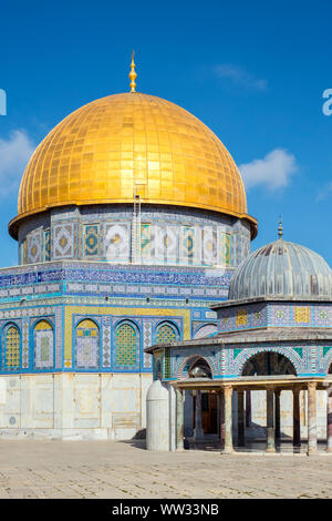 Israel, del Distrito de Jerusalén, Jerusalén. La cúpula de la roca y la cúpula de la cadena en el Monte del Templo.