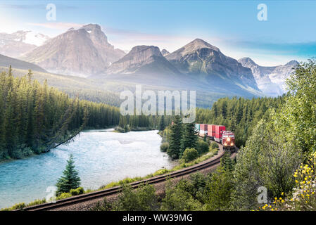 Morant la curva del parque nacional de Banff, Alberta, Canadá Foto de stock