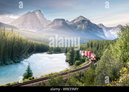 Morant la curva del parque nacional de Banff, Alberta, Canadá Foto de stock