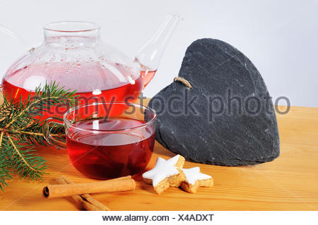 Tee, tasse, Schieferherz Teekanne und Dekoration de Adviento
