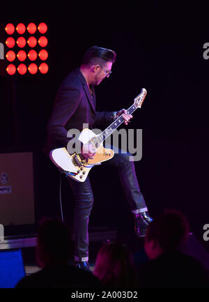 17 septembre 2019, à Norfolk, Virginie, USA : Rival Sons amène le rock à la foule à Chrysler Hall le 18 septembre 2019 à Norfolk, en Virginie. ..Photo ..Â©Jeff Moore 2019 (Crédit Image : © Jeff Moore/Zuma sur le fil) Banque D'Images