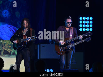 17 septembre 2019, à Norfolk, Virginie, USA : Rival Sons amène le rock à la foule à Chrysler Hall le 18 septembre 2019 à Norfolk, en Virginie. ..Photo ..Â©Jeff Moore 2019 (Crédit Image : © Jeff Moore/Zuma sur le fil) Banque D'Images