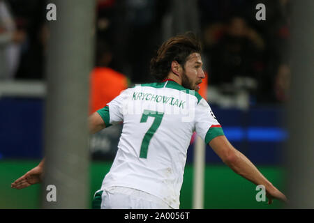Leverkusen, Allemagne. 18 Sep, 2019. Grzegorz Krychowiak Lokomotiv Moscou de célèbre après avoir marqué son premier but de l'équipe au cours de l'UEFA Champions League GROUPE D match entre le Bayer Leverkusen et le Lokomotiv Moscou au BayArena.(Score final : Bayer Leverkusen 1-2 Lokomotiv Moskva) Credit : SOPA/Alamy Images Limited Live News Banque D'Images