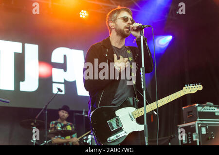 Groupe canadien The Trews effectuant à l'inaugural Summerset Music & Arts Festival à Fort Langley de Langley, C.-B., le 30 août 2019 Banque D'Images