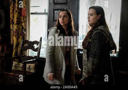DATE DE SORTIE : Novembre 27, 2019 Title : Knives Out Studio : Lionsgate Réalisateur : Rian Johnson PLOT : Un détective enquête sur la mort d'un patriarche d'une famille excentrique, combatif. Avec : ANA DE ARMAS que Marta, KATHERINE LANGFORD comme Thrombey Meg. (Crédit Image : © Lionsgate Entertainment/photos) Banque D'Images