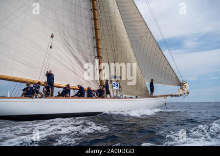 Imperia, Italie - 7 septembre 2019 : Le voilier Tuiga, vaisseau amiral du Yacht Club de Monaco, au cours de compétition au Golfe de La Spezia. Créé en 1986, le Banque D'Images