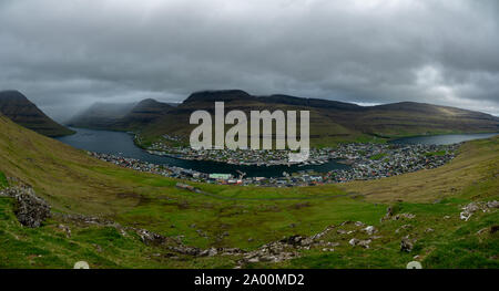 Ville sur l'île de Klaksvik Bordoy, îles Féroé, Danemark Banque D'Images