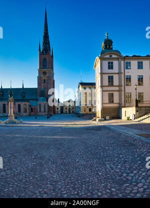 Église Riddarholm (Riddarholmskyrkan) et palais Wrangelska (Palatset Wrangel), Birger Jarls Torg, Riddarholmen, Stockholm, Suède Banque D'Images