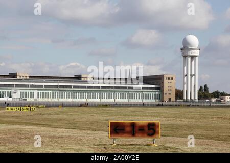 Berlin, Allemagne - le 9 septembre 2014 : Berlin Tempelhof Airport en Allemagne Banque D'Images