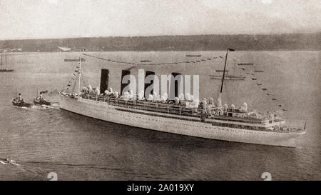 La fin de la "MAURITANIE" Cunard RMS Star liner de croisière en route pour la casse dans Rosyth, en Écosse, en1935. Le bateau a tenu le Ruban Bleu pendant une période de 22 ans. Elle a également servi dans la Grande Guerre. Banque D'Images