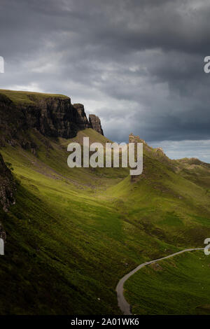 Vue depuis le point de départ de la marche, au nord de Quiraing Portree, Isle of Sky. Banque D'Images