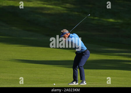 Virginia Water, UK. 19 Sep, 2019. Luke Donald en compétition dans la première ronde du BMW PGA Championship, le tournoi de golf du Tour Européen à Wentworth Golf Club, Virginia Water, Surrey, Angleterre. Credit : España/Alamy Live News Banque D'Images