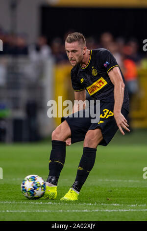 Skriniar Milan (Inter) au cours de la 'UEFA Champions League ' phase Groupe Premier match entre l'Inter 1-1 Slavia Praha au stade Giuseppe Meazza le 19 septembre 2019 à Milan, Italie. Credit : Maurizio Borsari/AFLO/Alamy Live News Banque D'Images