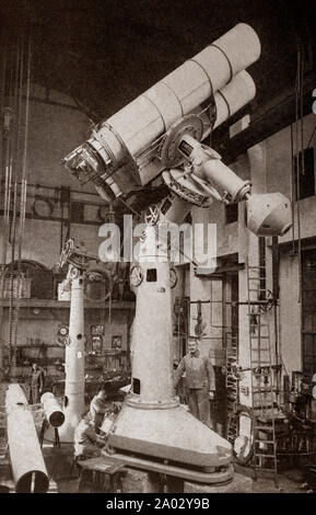 La dernière version de l'ingénierie et de la technologie des années 1930 : Le 400 mm double astrograph dans l'Observatoire de Nice, l'un des principaux instruments de cartographie de l'étoile. Les deux objectifs de l'objectif 4 de 6 pieds, six pouces (environ 2 mètres) peuvent se déplacer librement dans l'axe de déclinaison et polaire. Banque D'Images