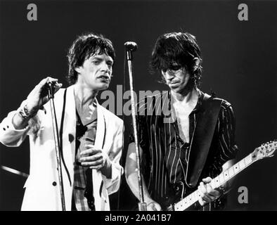 Mick Jagger et Keith Richards des Rolling Stones au Palladium Theatre en 1978 Banque D'Images