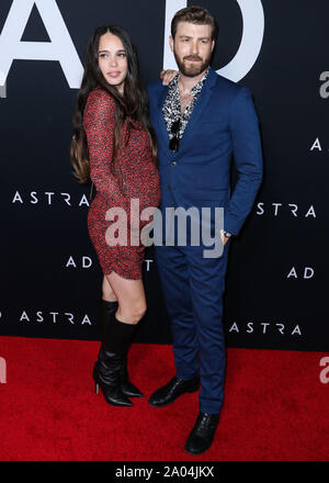 Hollywood, États-Unis. 18 Sep, 2019. HOLLYWOOD, LOS ANGELES, CALIFORNIE, USA - 18 SEPTEMBRE : Chelsea Tyler et Jon Foster arrivent à la Los Angeles première de la 20th Century Fox's 'Ad Astra' tenue au cinéma ArcLight Cinerama Dome d'Hollywood, le 18 août 2019 à Hollywood, Los Angeles, Californie, États-Unis. (Photo par Xavier Collin/Image Crédit : Agence de Presse) L'agence de presse Image/Alamy Live News Banque D'Images