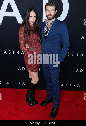 Hollywood, États-Unis. 18 Sep, 2019. HOLLYWOOD, LOS ANGELES, CALIFORNIE, USA - 18 SEPTEMBRE : Chelsea Tyler et Jon Foster arrivent à la Los Angeles première de la 20th Century Fox's 'Ad Astra' tenue au cinéma ArcLight Cinerama Dome d'Hollywood, le 18 août 2019 à Hollywood, Los Angeles, Californie, États-Unis. (Photo par Xavier Collin/Image Crédit : Agence de Presse) L'agence de presse Image/Alamy Live News Banque D'Images