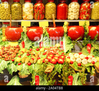Divers légumes marinés turc. focus sélectif. Banque D'Images