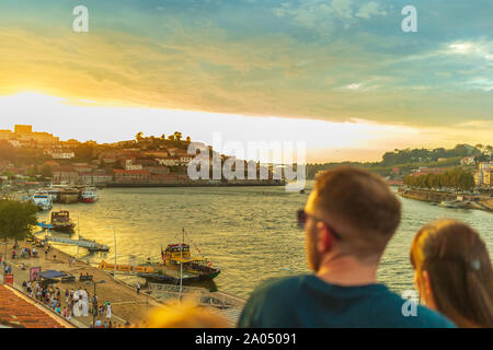 Porto et le Douro au coucher du soleil, Portugal Banque D'Images
