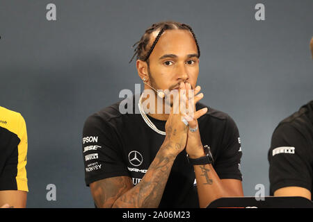 19 septembre 2019 ; le circuit de Marina Bay, Marina Bay, Singapour ; la Formule Un, jour de l'arrivée ; Mercedes AMG Petronas Motorsport, Lewis Hamilton : Action Crédit Plus Sport Images/Alamy Live News Banque D'Images