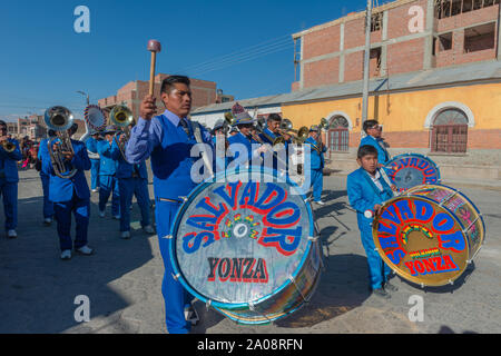 Festival annuel honorant la Vierge Urkupiña, Uyuni, Potosi, Bolivie, district de l'Amérique latine Banque D'Images