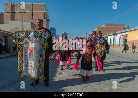 Festival annuel honorant la Vierge Urkupiña, Uyuni, Potosi, Bolivie, district de l'Amérique latine Banque D'Images